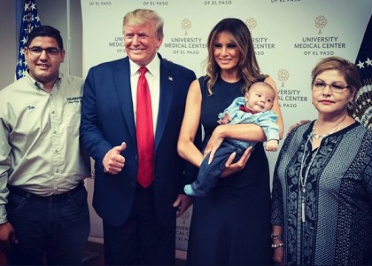 trump thumbs tweet web